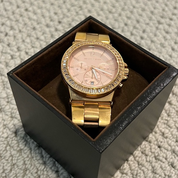Michael Kors Women’s MK 5412 Dylan Rose Tone Watch - Picture 2 of 7
